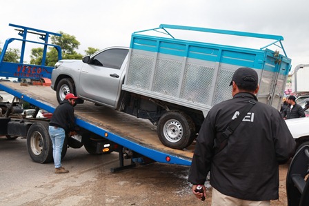 Realizan operativo en tianguis de vehículos “Brenamiel” para identificar unidades robadas