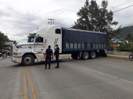 Aseguran a 278 personas migrantes y detienen a seis sujetos que las transportaban en Oaxaca