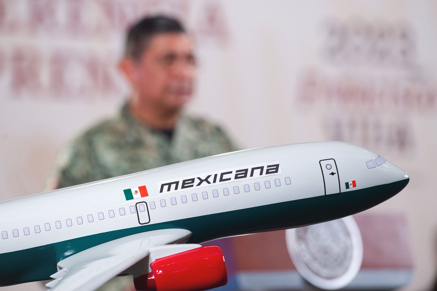 Neoliberalismo y empresarios quebraron Mexicana de Aviación, que vuela de nuevo