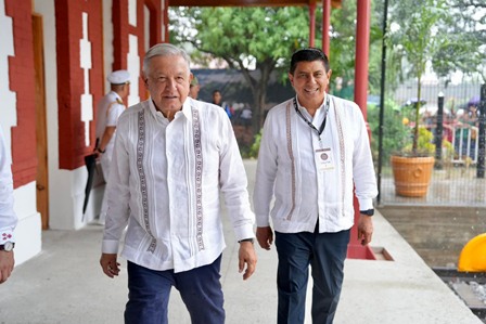 Encabezan presidente de México y gobernador de Oaxaca prueba del Tren de pasajeros del Corredor Interoceánico