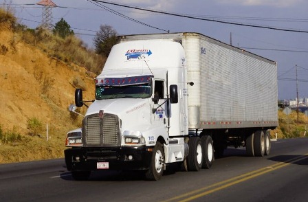 Potencializa asalto en carreteras al “mercado negro” para comercializar productos robados