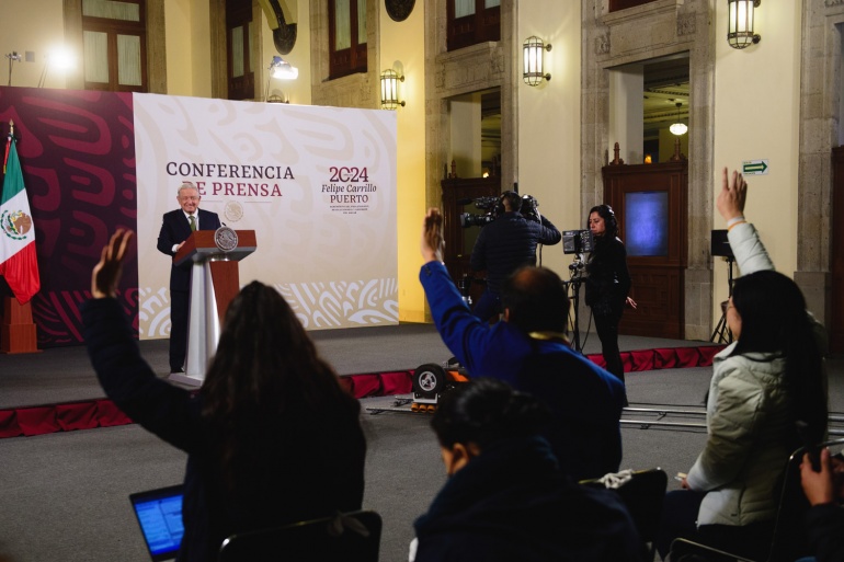 Conferencia de prensa matutina del presidente Andrés Manuel López Obrador #AMLO. Viernes 12 de  enero de 2024.  Versión estenográfica