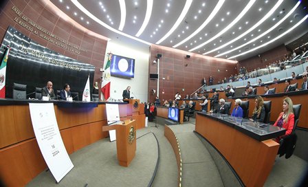 Entrega Senado de la República reconocimientos a periodistas de radio y televisión