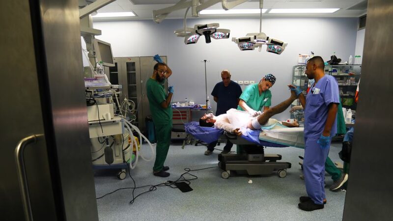 Israel niega permisos a las misiones de ayuda a la Franja de Gaza, amenaza aún más a los hospitales de Palestina