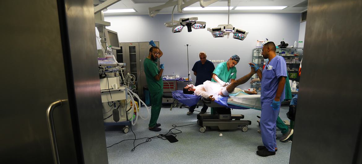 Israel niega permisos a las misiones de ayuda a la Franja de Gaza, amenaza aún más a los hospitales de Palestina