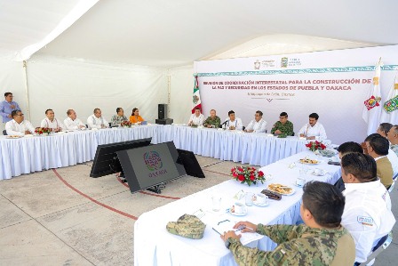 Fortalecerán Oaxaca y Puebla seguridad pública en zona limítrofe para garantizar paz y bienestar