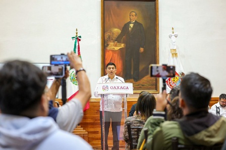 Anuncia gobernador de Oaxaca renuncias de integrantes de su gabinete