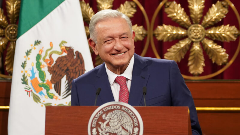 Presidente Andrés Manuel López Obrador presenta 20 reformas a la Constitución; devuelven humanismo y espíritu público al documento, afirma