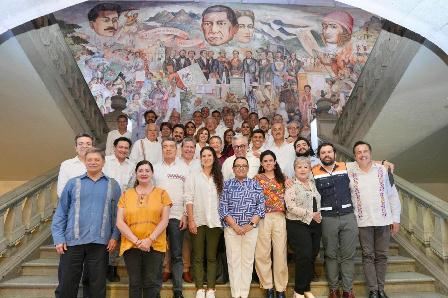 En reunión histórica, evalúan López Obrador y las y los gobernadores avances en materia de salud
