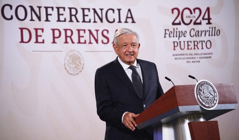 Presidente Andrés Manuel López Obrador  anuncia aumento salarial del 10 por ciento a maestras y maestros de educación básica federalizada