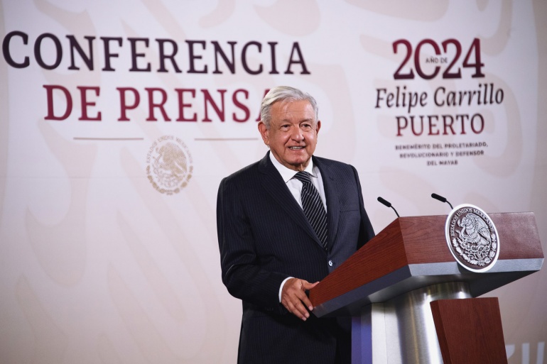 Presidente Andrés Manuel López Obrador  anuncia aumento salarial del 10 por ciento a maestras y maestros de educación básica federalizada