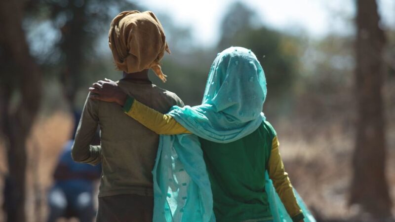 Denuncian práctica de llevar a niñas a terceros países para eludir leyes que prohíben la mutilación genital