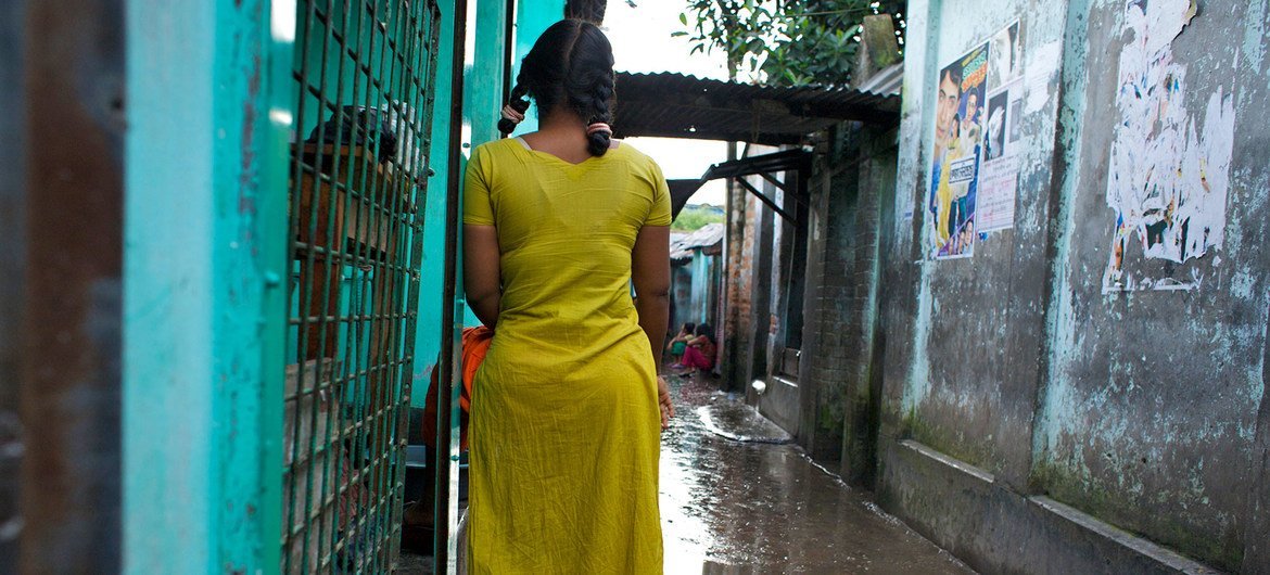 Una experta de la ONU pide reconocer y combatir la prostitución como sistema de violencia contra las mujeres y las niñas