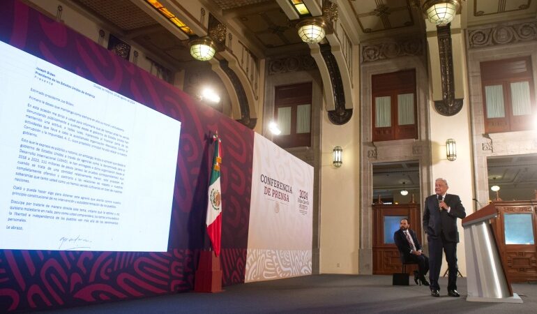 El Presidente Andrés Manuel López Obrador expone a Joe Biden injerencia de Estados Unidos al financiar a Mexicanos contra la Corrupción