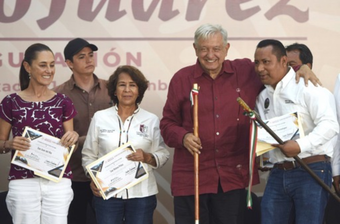 Inauguración del camino “Benito Juárez” e informe del programa Caminos Artesanales Guelatao Oaxaca sábado 21 de septiembre 2024 Versión estenográfica