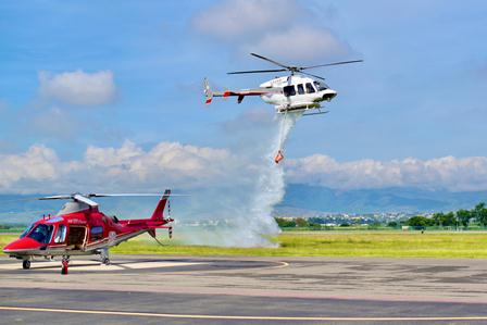 Suma Gobierno de Oaxaca helicóptero equipado con sistema Fire Attack para combate de incendios forestales