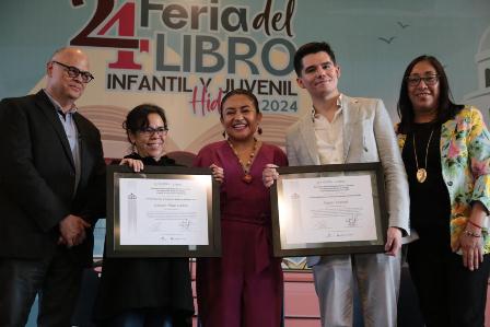 Reciben Nadxeli Yrízar Carrillo y Fabián Espejel Premio Bellas Artes de Traducción Literaria “Margarita Michelena” 2024