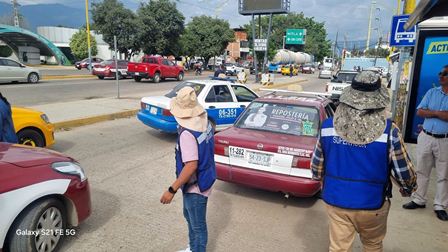 Aseguran y trasladan cinco taxis a instalaciones de la Semovi por incumplir con la normatividad vigente