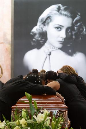 Homenaje luctuoso a Silvia Pinal