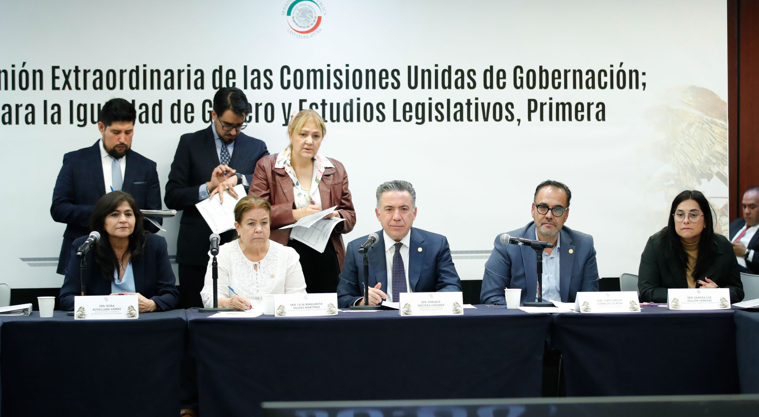 Avala Senado en comisiones reforma a la Ley sobre el Escudo, la Bandera y el Himno Nacional