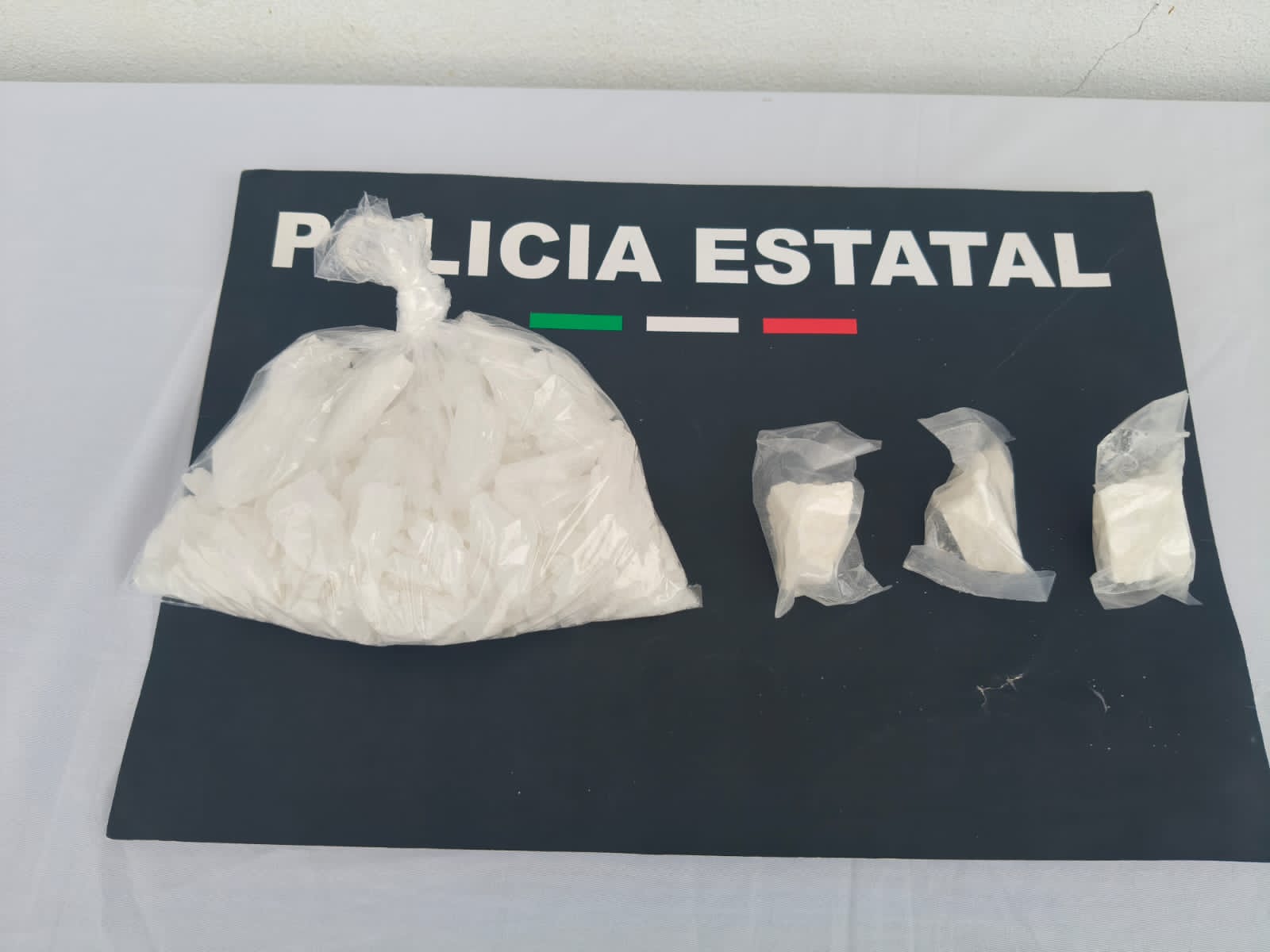 En operativos por separado, Policía Estatal detiene a dos masculinos en posesión de presuntas drogas