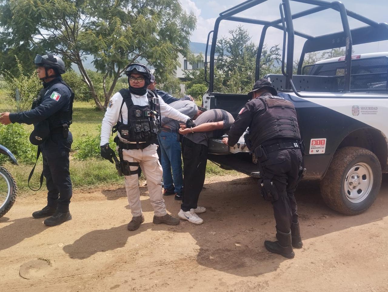 Impide Policía Estatal robo a casa-habitación en Tlalixtac de Cabrera; detiene a tres personas