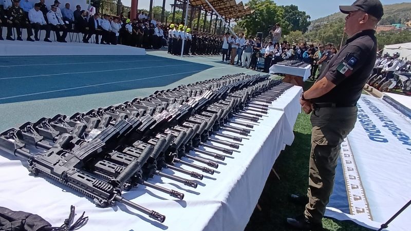 Gobierno de Oaxaca entrega a policias armamento israelí