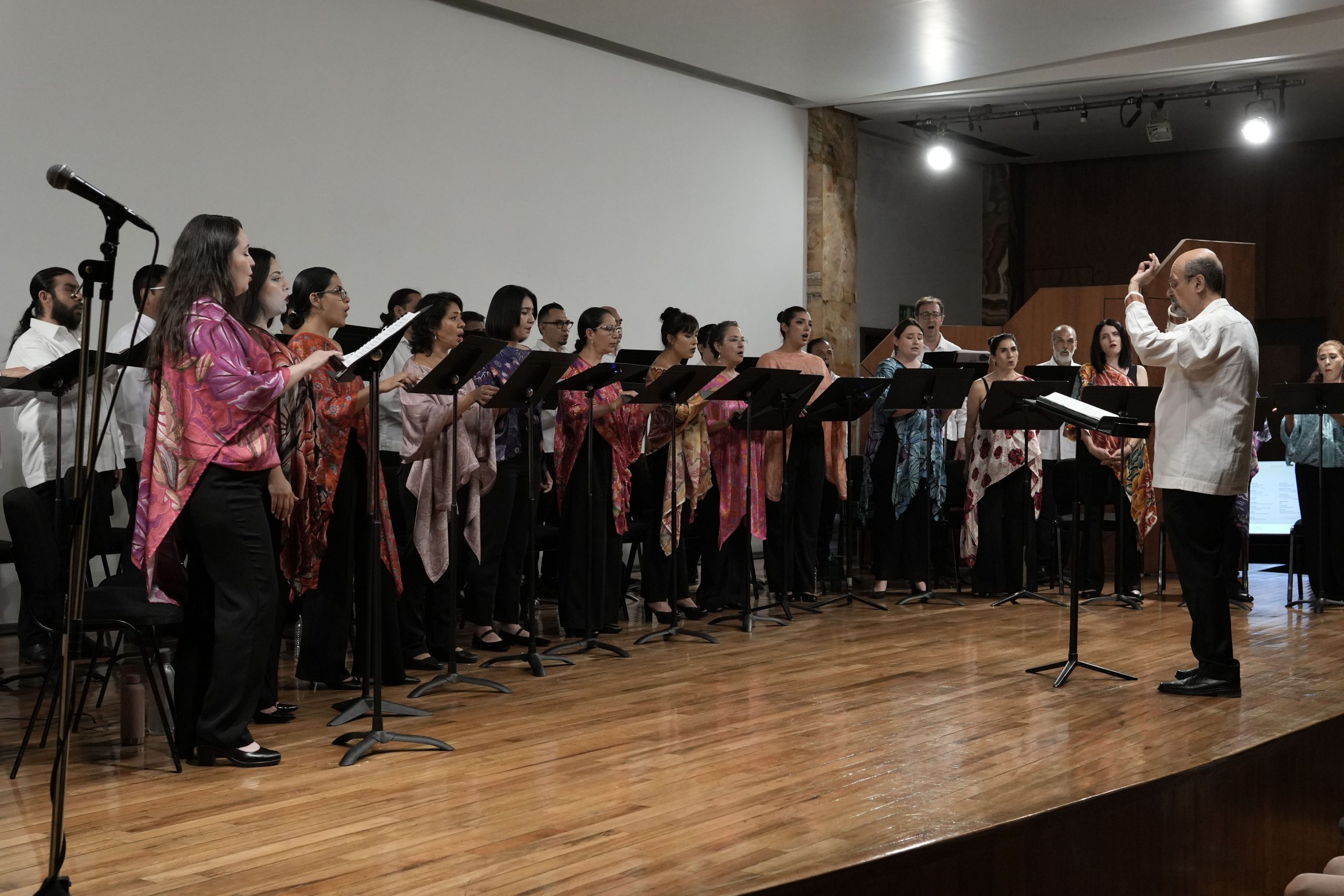 Estrena Coro de Madrigalistas la revista musical “El México que Añoro”, de Leopoldo Falcón