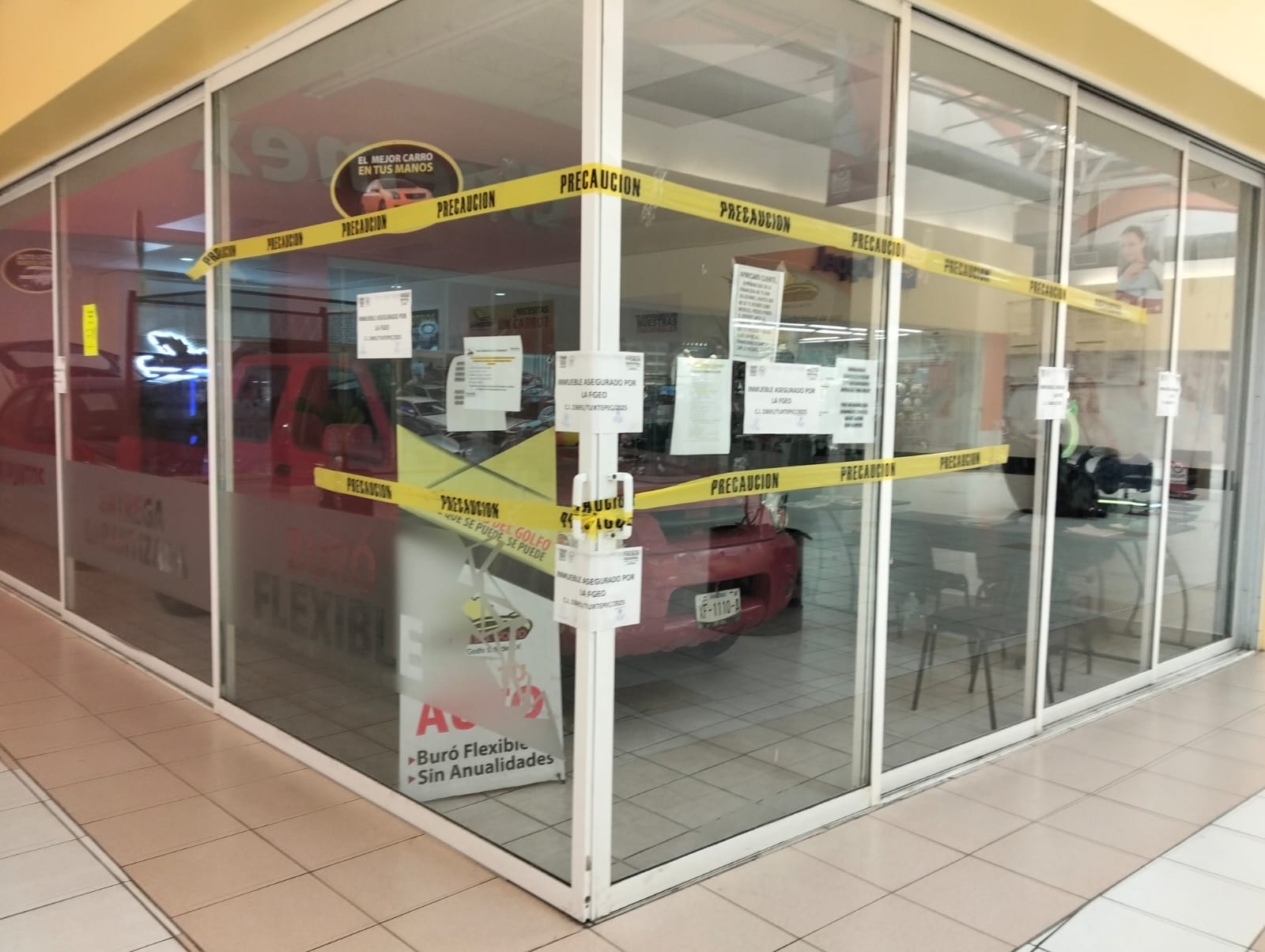 Aseguran inmueble donde operaba célula delictiva dedicada a defraudar con venta ilegal de vehículos, en la Cuenca