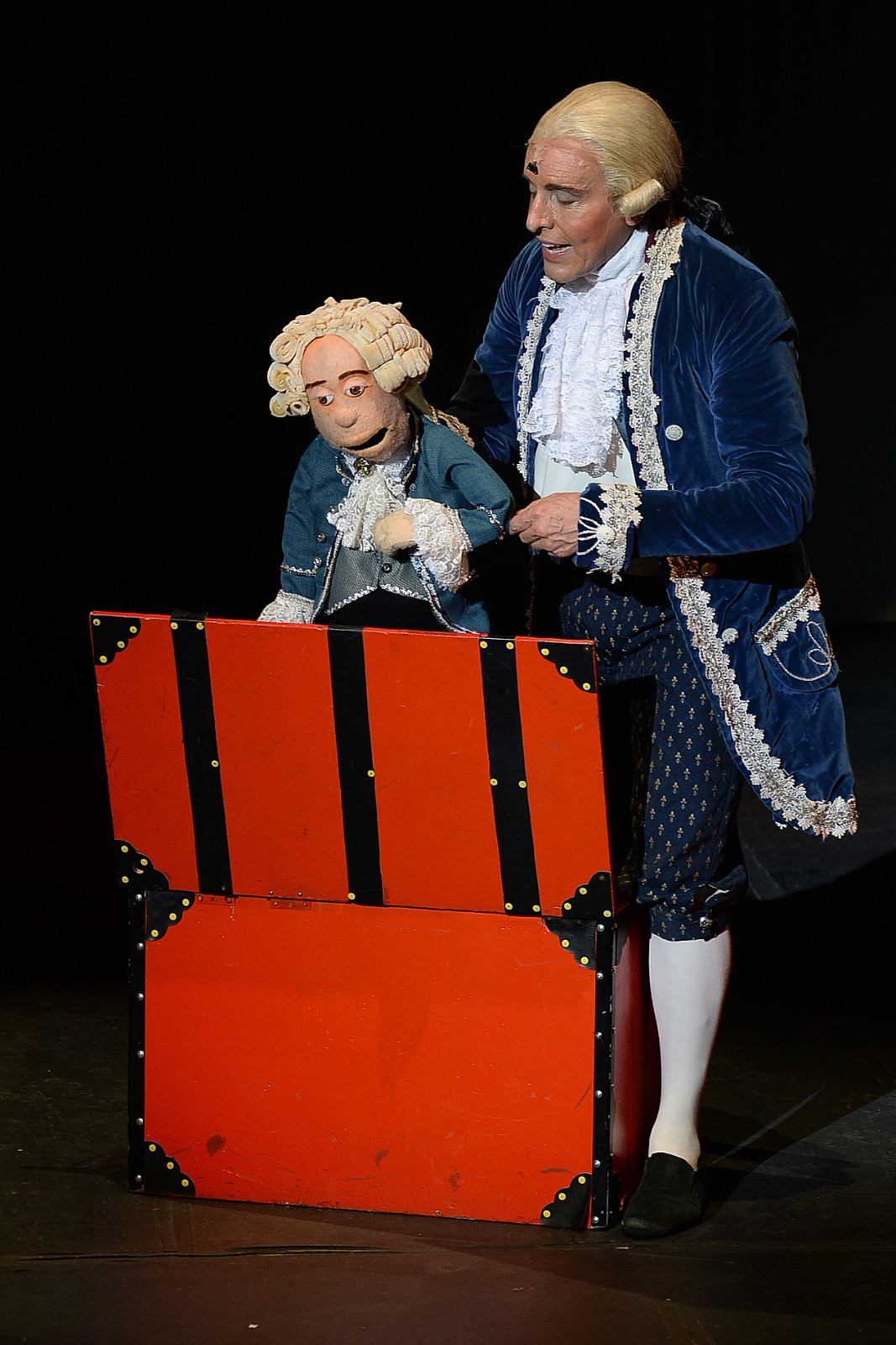 Conquistan Mozart y una tuba soñadora al público infantil en el Centro Cultural del Bosque