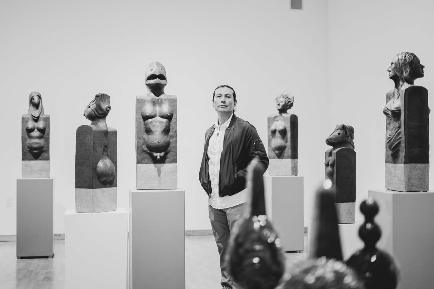 Presenta Sergio Mérida su serie escultórica “Hermas” en el Museo de los Pintores Oaxaqueños