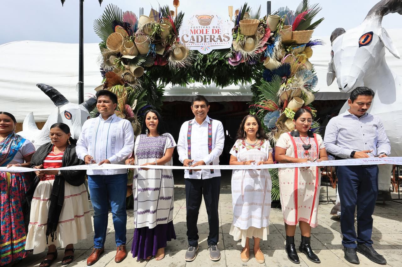 Inauguran Festival del Mole de Caderas, orgullo gastronómico del estado de Oaxaca