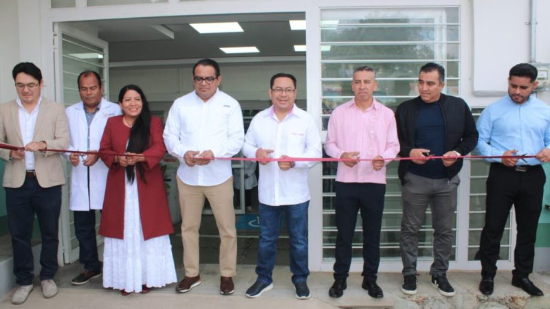 Reabren Centro de Salud