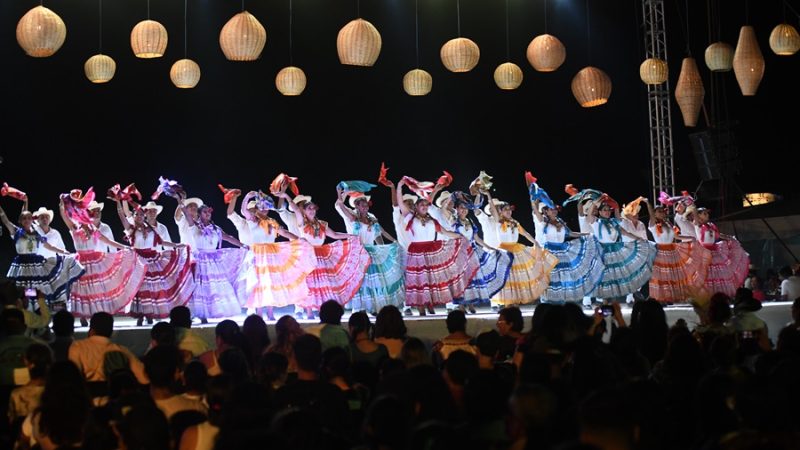Llegan tradición y fiesta a Puerto Escondido