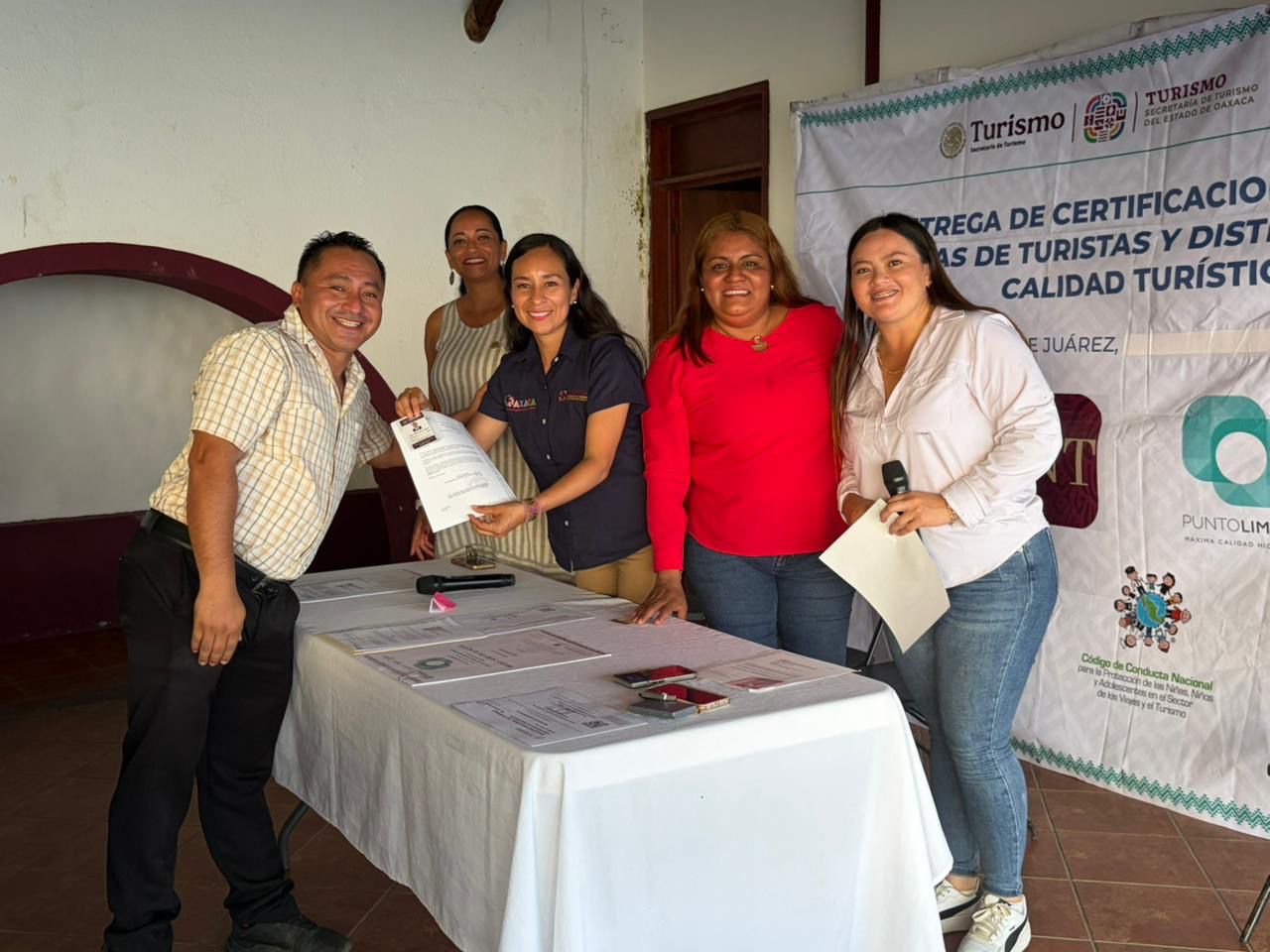 Entrega Sectur-Oaxaca 206 certificados de calidad al sector turístico de Puerto Escondido y Huatulco