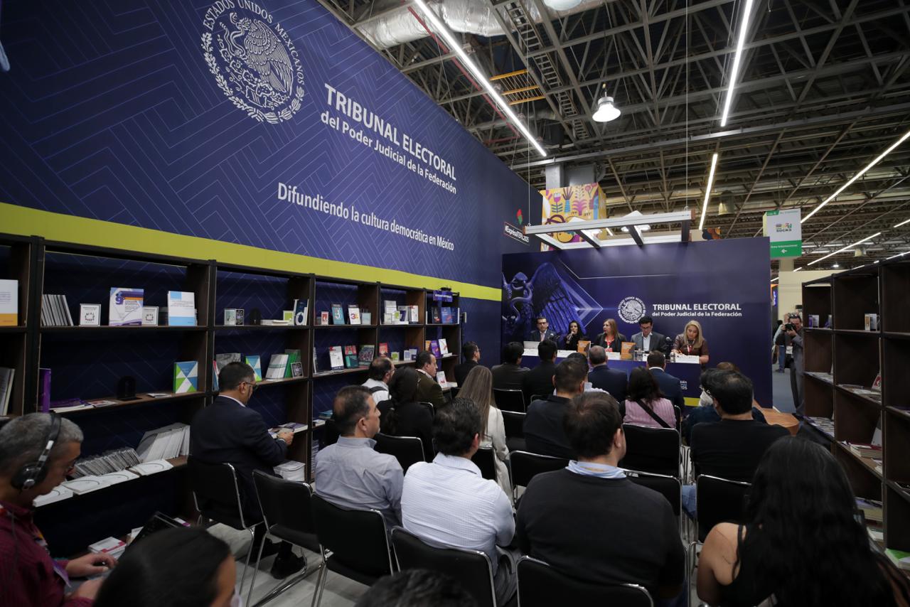 Presentó TEPJF en la FIL libros sobre alcances del derecho al olvido y derechos de mujeres afromexicanas