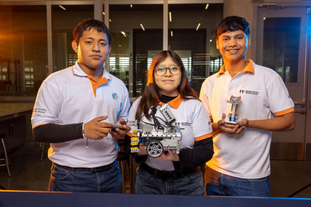 Equipo mixto de estudiantes de bachillerato de NL, representará a México en Torneo Mundial de Robótica en China