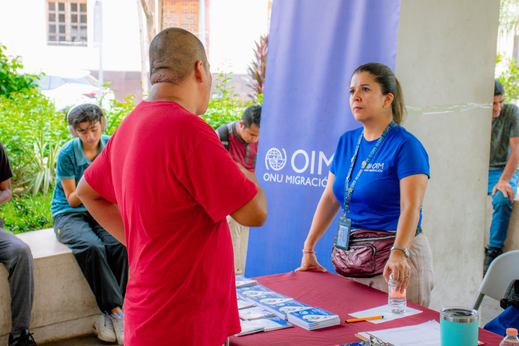 Acceder a empleos y generar ingresos, principal necesidad de personas retornadas a México desde EU en 2025