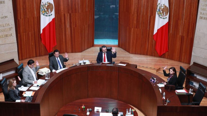 Fija criterio y llama a tribunales