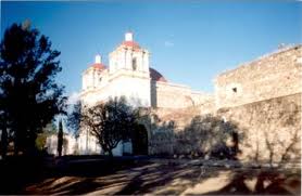 Habitantes de Teitipac bloquean Tribunal Agrario, en Oaxaca