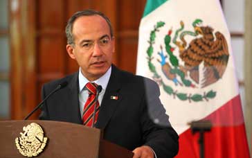 Compromete Felipe Calderón todo el apoyo a Tlahuitoltepec