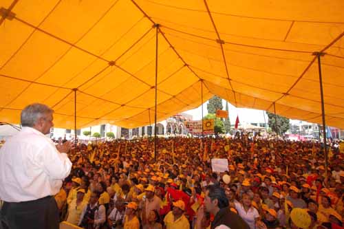 La dirigencia del PRD negoció con Calderón ir junto con el PAN,  en la elección mexiquense: López Obrador