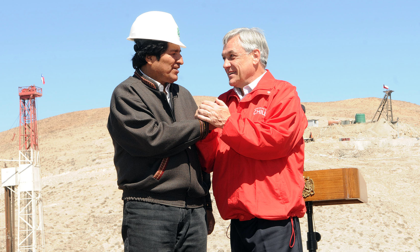 Evo Morales en Chile presencia rescate de mineros al lado de Piñera