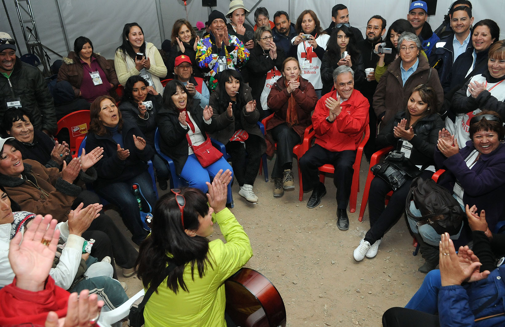 Se inicia fase final del rescate de 33 mineros atrapados desde hace 69 días