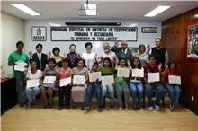 Concluyen 11 jóvenes sordomudos educación primaria y secundaria