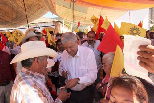 Mantendrán privilegios fiscales las 400 grandes empresas y bancos, por acuerdo PRI-PAN: AMLO