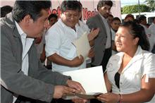 Reciben oaxaqueños radicados en Edomex actas de nacimiento y CURP