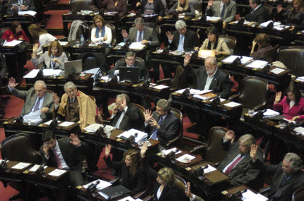 Aplazan sesión presupuestal en Congreso Federal