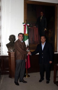 No viene Felipe Calderón a la toma de protesta de Gabino Cué, en su lugar José Francisco Blake, confirma oficina de prensa del electo