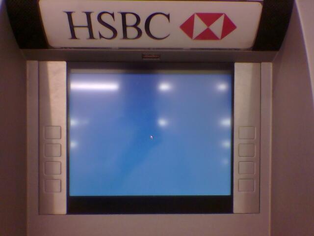 Como en las películas, roban cajero del HSBC en sucursal de Farmacias del Ahorro